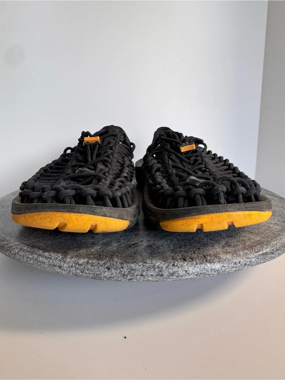 Keen Uneek Black Woven Bungee Cord Sandals Shoes 42